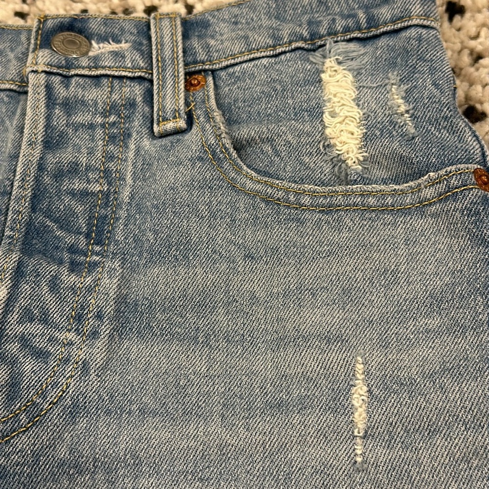 Levi's Ribcage Shorts - Picture 7 of 7